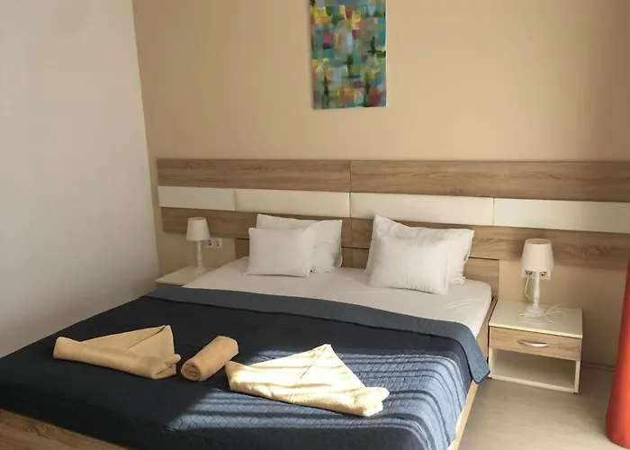 Pallone באלאטונפורד