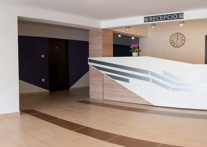 Pallone 3* באלאטונפורד