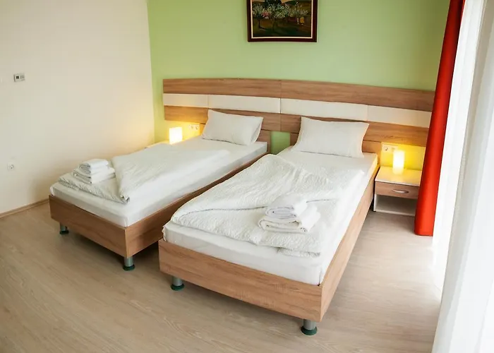 מלון Pallone באלאטונפורד