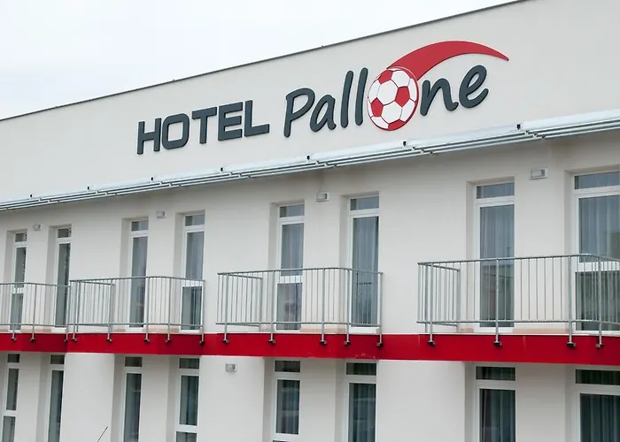 Pallone 3* באלאטונפורד